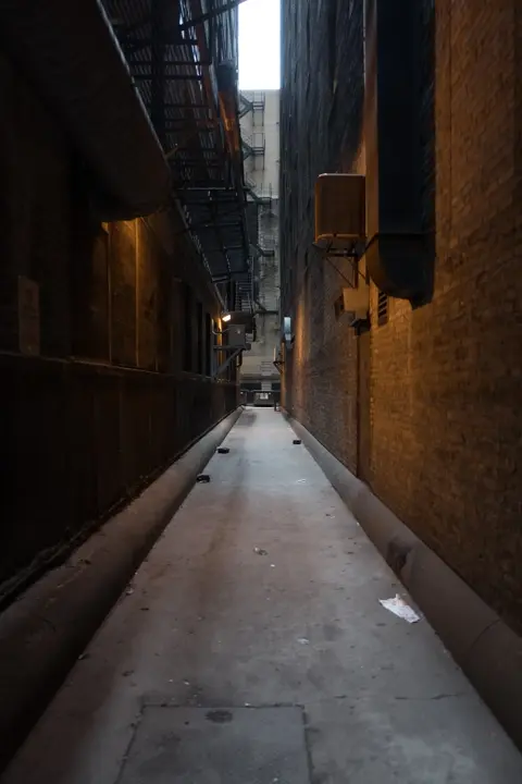 alley