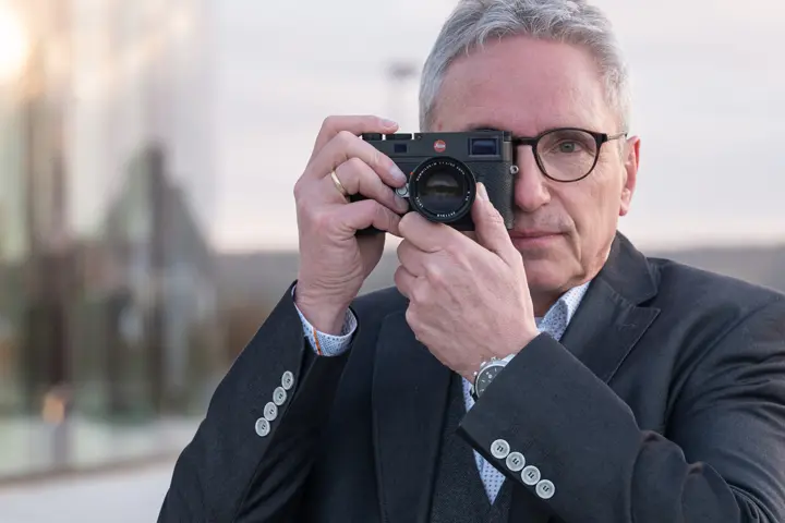 Peter Karbe with a Leica M.