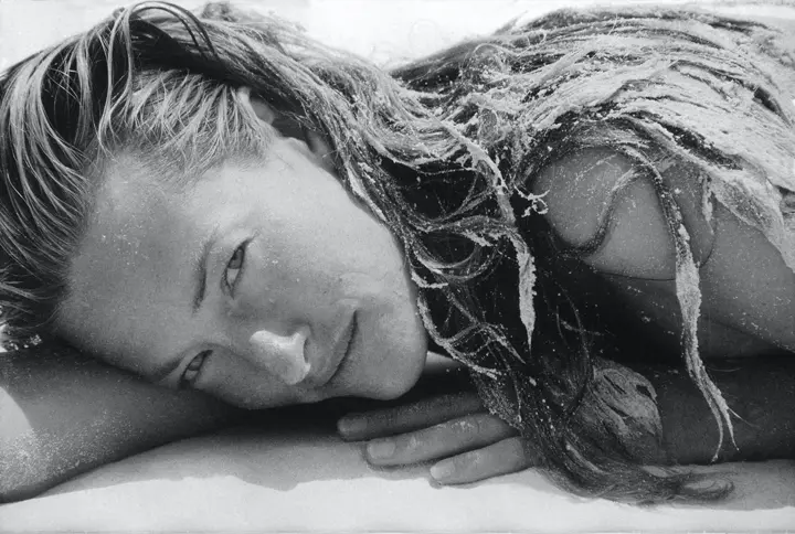 02_Tatjana-Patitz_Grand-Bahama-Island-2001-©-Nomi-Baumgartl_Leica-Galerie-Wetzlar-2022.jpg