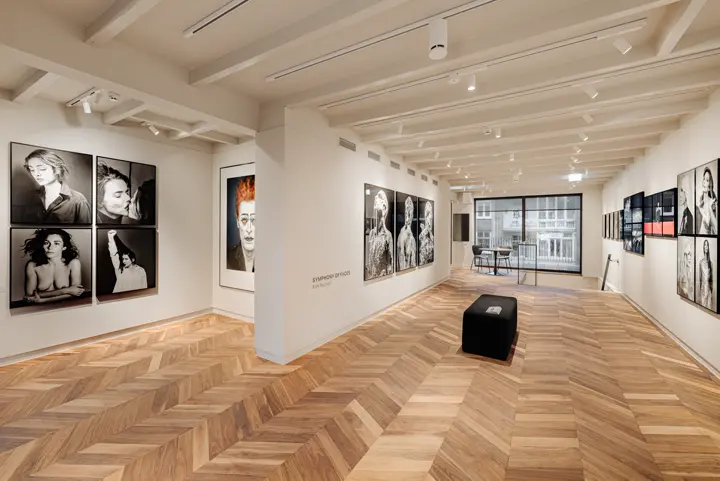 Leica Gallery Amsterdam inside