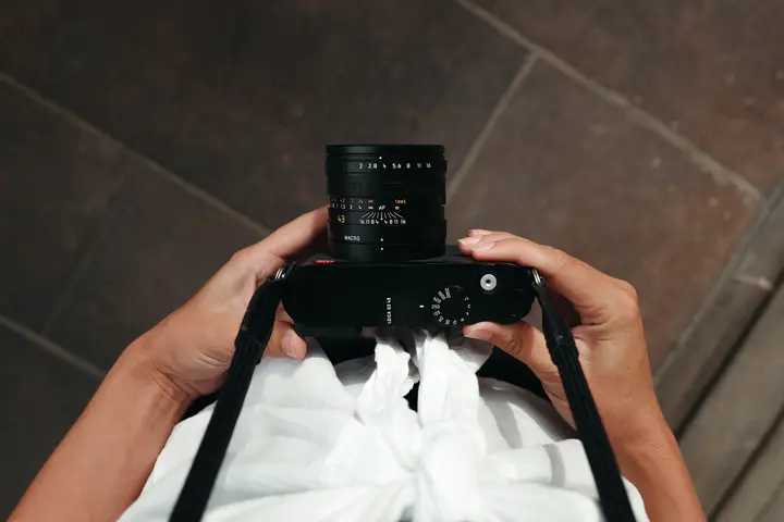 Anna Landstedt with Leica Q3 43 in hands 