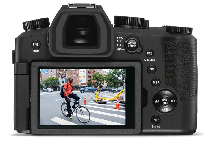 V-Lux 5 with animated image on display. 