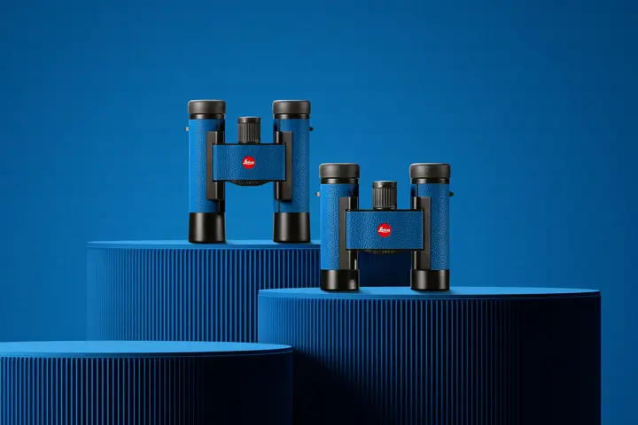 Leica Ultravid in two model variants in Capri Blue
