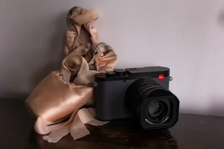 Leica Q3 43 and ballerinas