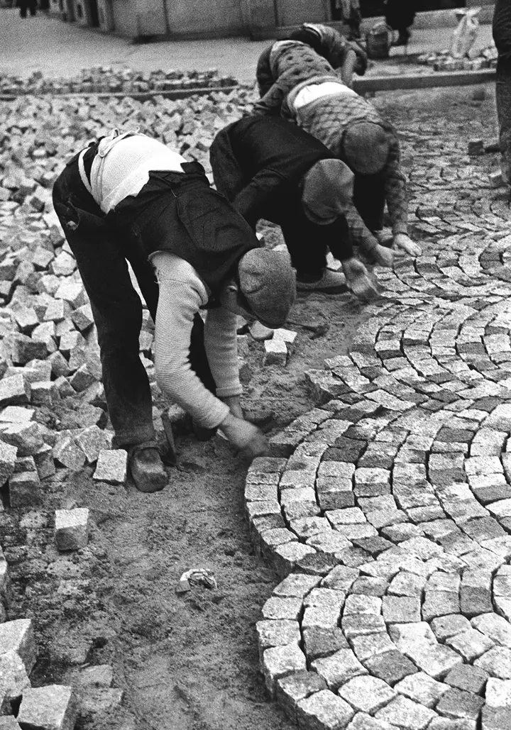 Cobblestones--Paris-1936