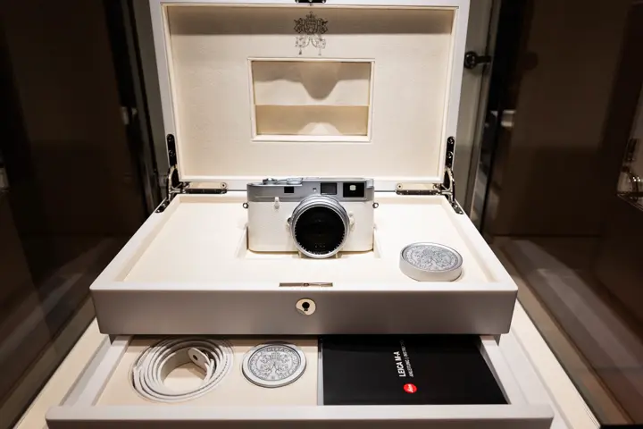 100 years of leica Tokyo, Auction Leica Camera