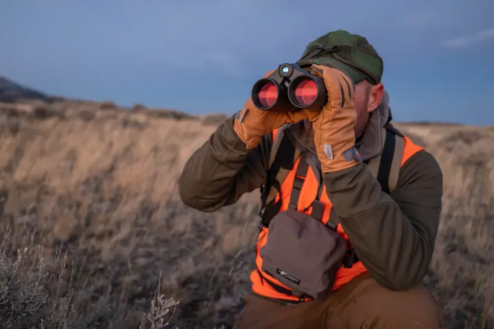 Huner is loooking through his Leica Geovid Pro