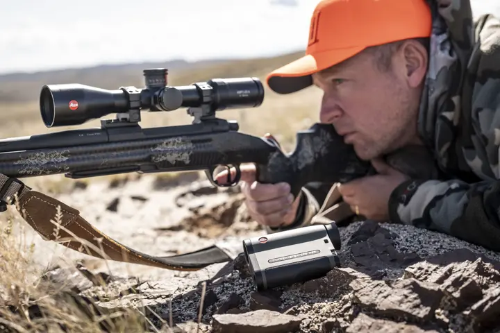 Hunter is aiming with his Leica Amplus 6