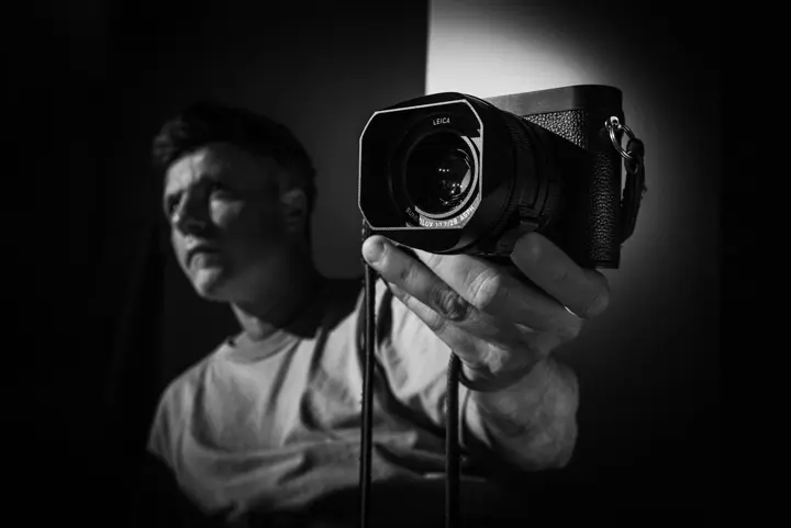 LCCH-FredMortagne-Profile-Leica-Q3-Monochrom-3840x2560