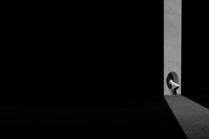 LCCH-StefanBerdat-Lichtstrich-Leica-Q3-Monochrom-3840x2560