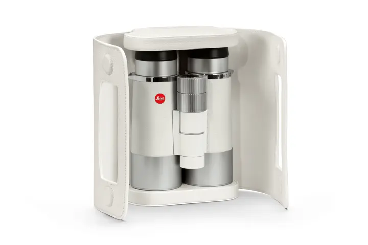 Open Leica Ultravid White Ocean pouch 