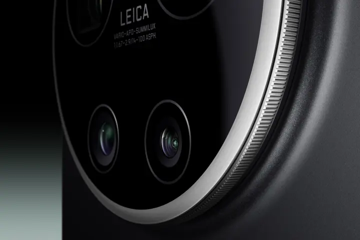 Leitzphone camera zoom ring detail view