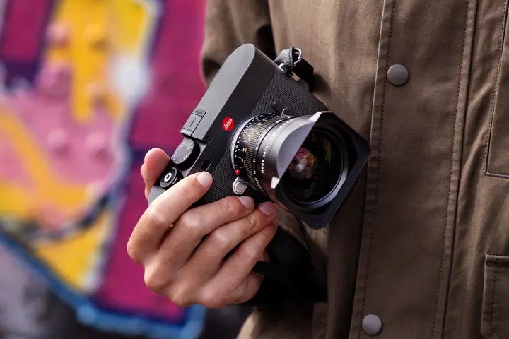 Man holding a Leica M EV1 in his hand Leica M EV1