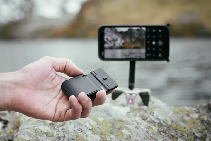 Fjorden Grip remote control in action