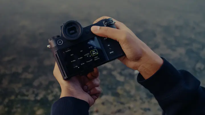 Leica SL3 display view