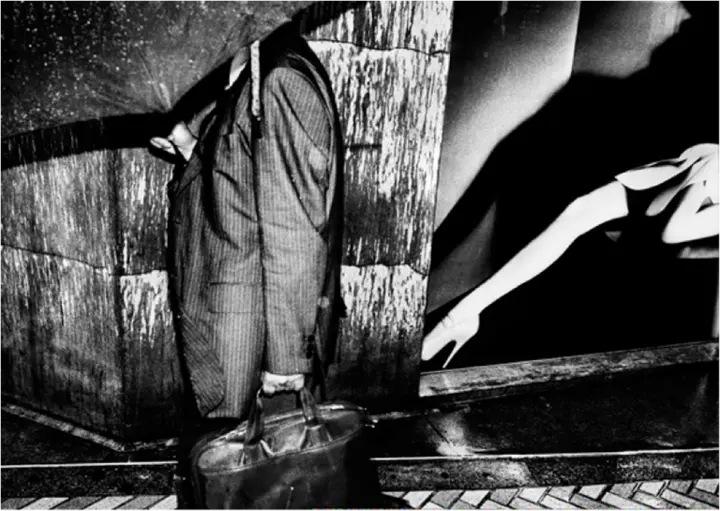 man with umbrella b&w