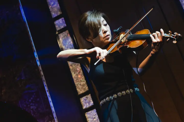 leica-ginza-store-anniversary-dinner-violin-performance