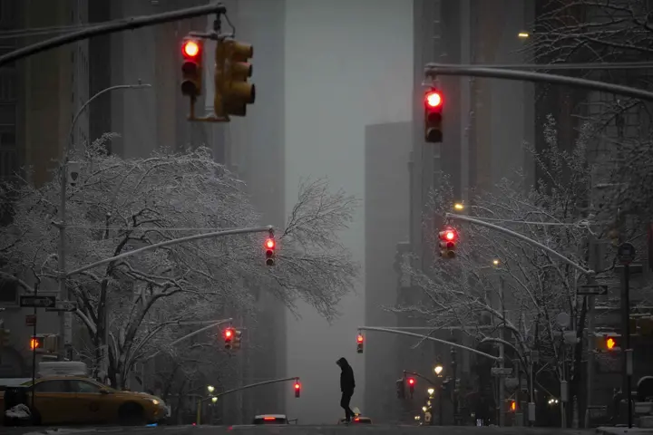 Phil Penman - Traffic Lights in the dark in NY City 