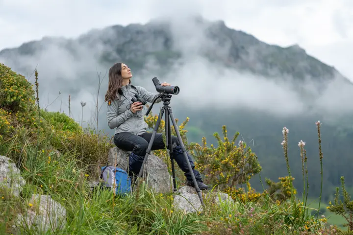 Colour image of Elle Kaye with Leica Sports Optics.