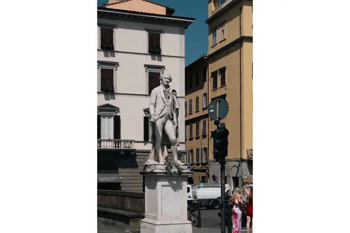 Monumento a Carlo Goldoni en Florencia