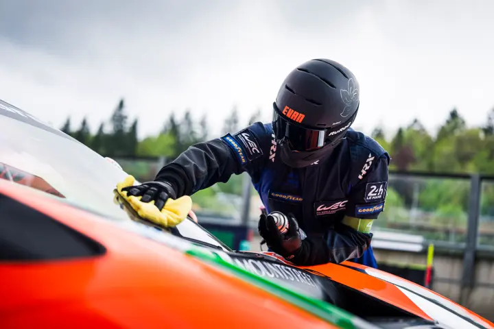 Cleaning car on the 24 Hours Le Mans