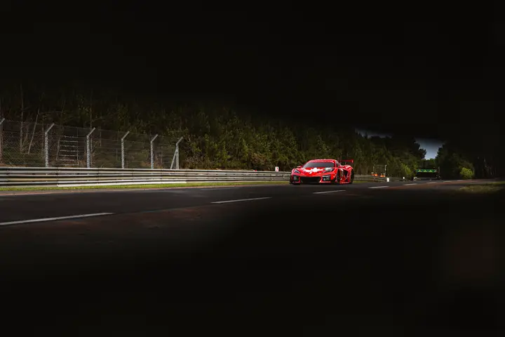 Car running in 24 Hours Le Mans 1