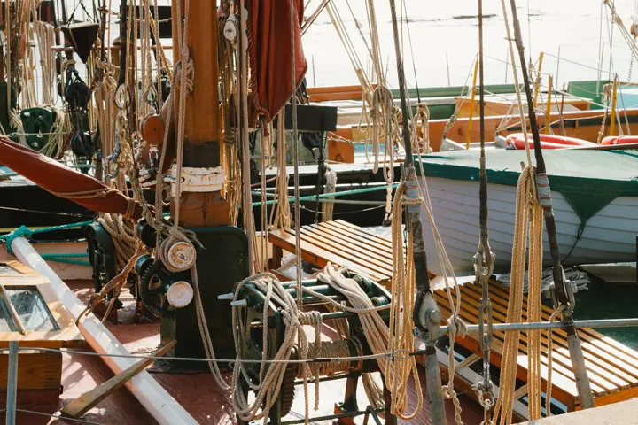 Close-up of the ropes on a sailboat