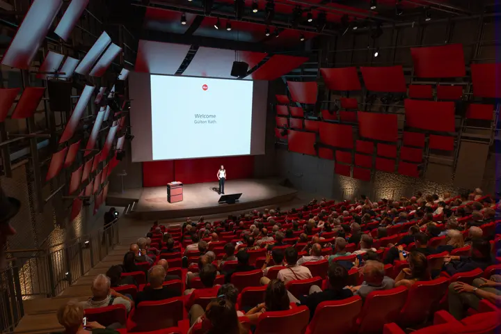 Leica Summit