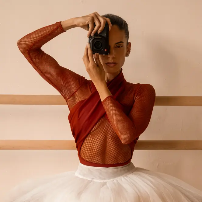 Kylie shea with a leica camera