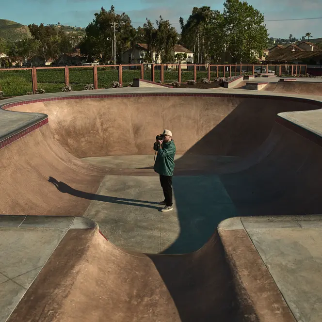 Jaime Fernandez with his Leica SL3-S inside a skate pool