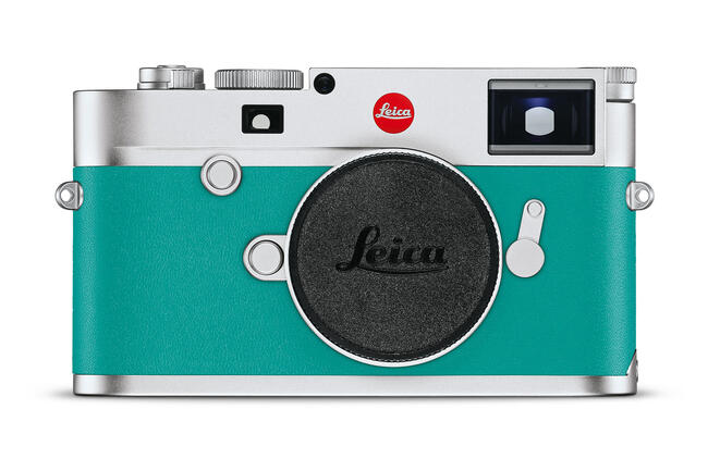 Leica-M10_silver_without-lens_front_aquatic_RGB_whiteBG