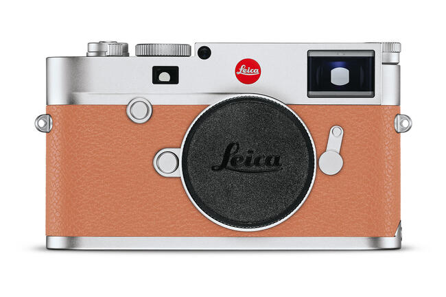 Leica-M10_silver_without-lens_front_salmon_RGB_whiteBG