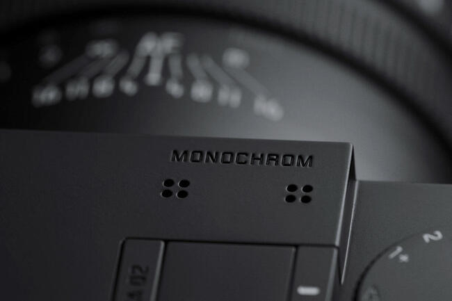 Close up image Q2 Monochrome