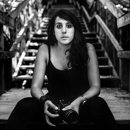 Portrait Kiana Hayeri - Photo from Aaron Vincent Elkaim