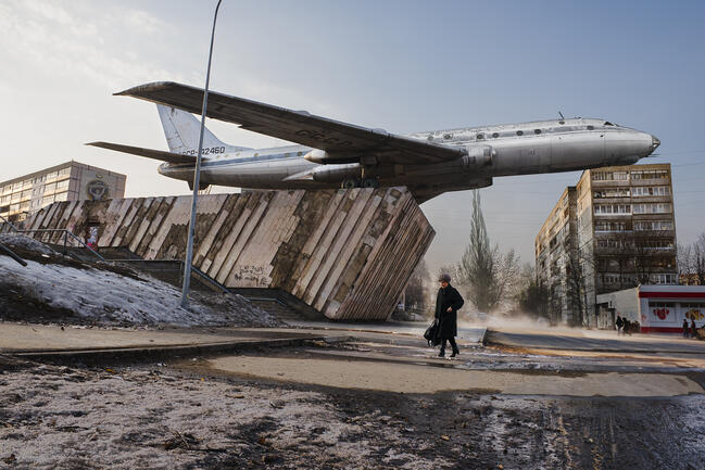 Flugzeugdenkmal, 2015 © Steve McCurry