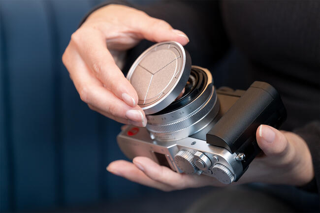 Leica D-Lux with lens cap.