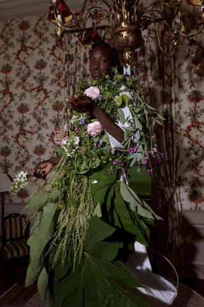 black woman with flowers 866