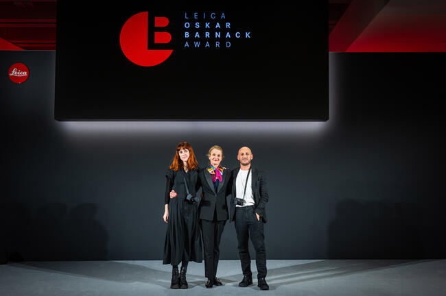 Karin Rehn-Kaufmann and the LOBA winners on stage at the Celebration of Photography 2024 in Wetzlar.