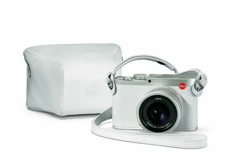 Leica+Q+Snow+by+Iouri+Podladtchikov.jpg