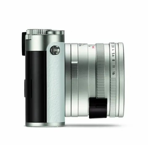 Leica+Q+Snow+by+Iouri+Podladtchikov_right.jpg