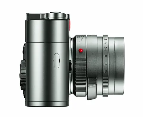 2010_Leica M9 Titanium, right