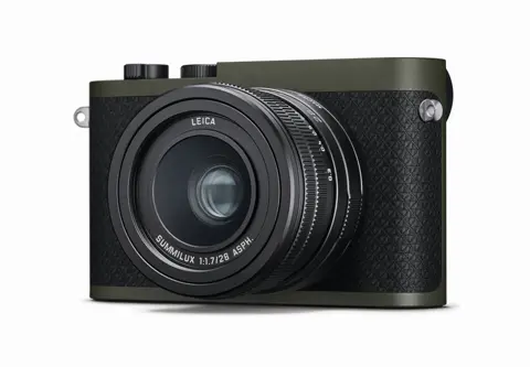 2021_Leica Q2 Reporter