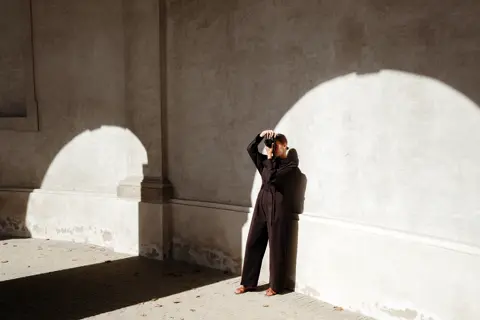 Anna Landstedt photpgraphing with Leica Q3 43