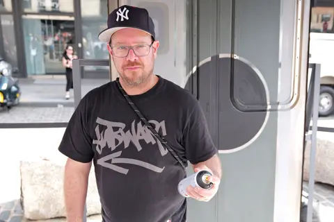 Street art with artist Stash