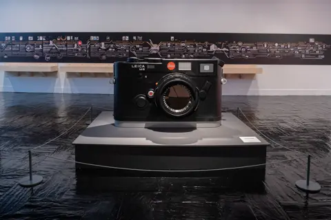 Leica-M6-XXL.3.jpg
