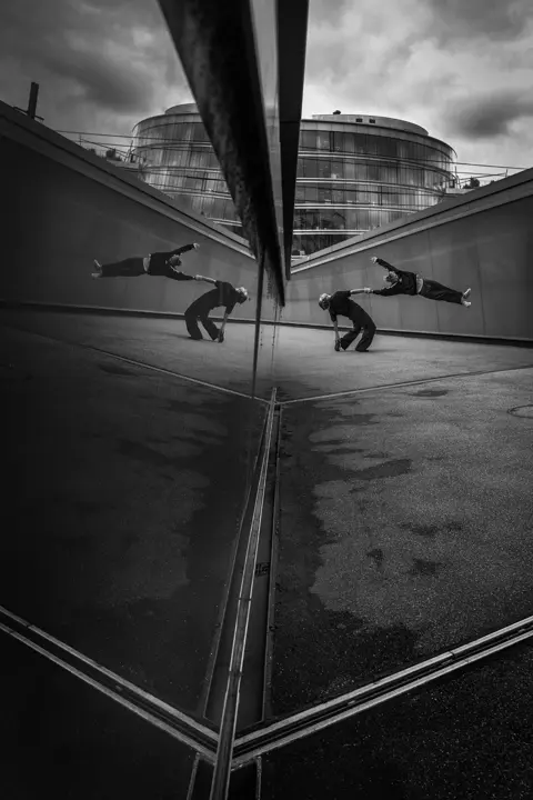 LCCH-FredMortagne-hugo-fle-secheron-geneve-Leica-Q3-Monochrom-2560x3840