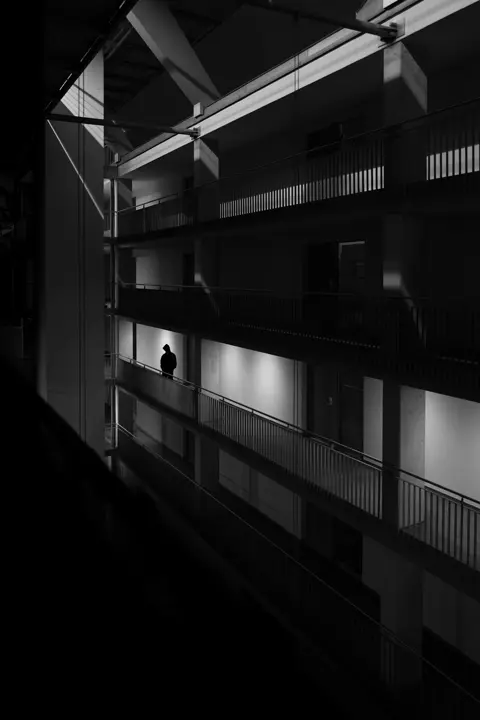 LCCH-StefanBerdat-Gebaude-Leica-Q3-Monochrom-2560x3840