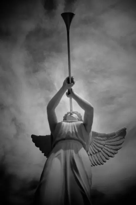 angel statue b&w