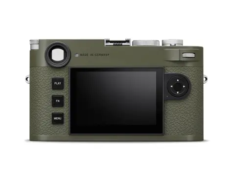 M11-P Safari, back