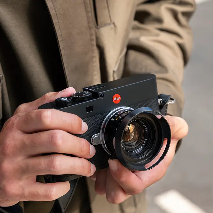 Leica M EV1 in hands